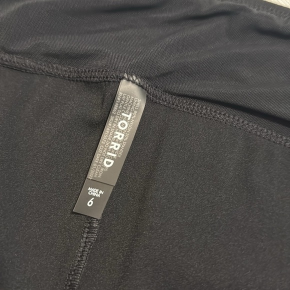 Torrid black leggings - Picture 3 of 4